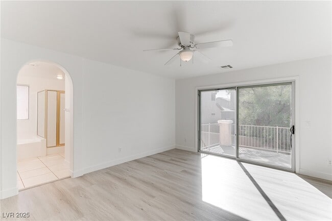 Photo - 523 Moses Lake Ct