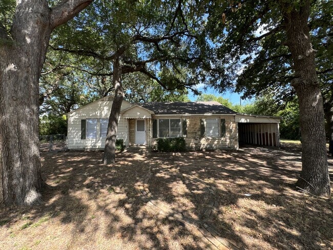 Photo - Denton Charmer with Big Yard, Carport & Flexible Living Space