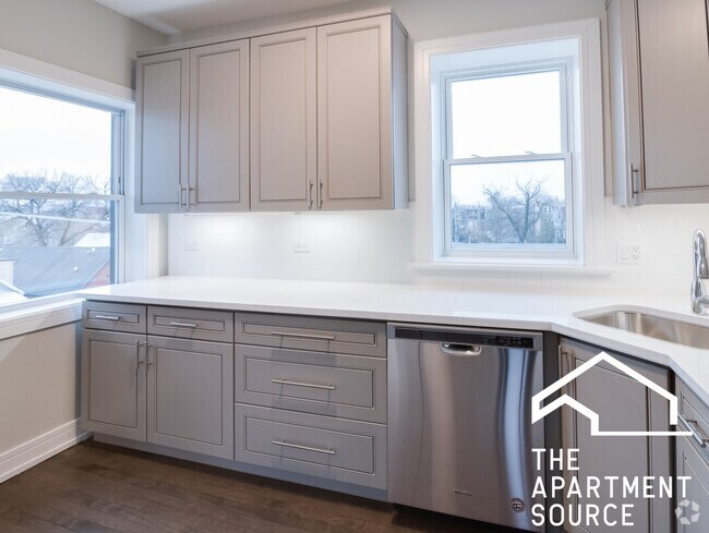 Building Photo - 2917 W Wabansia Ave Unit 3 Rental