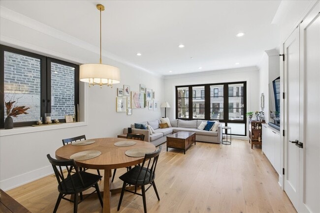 Photo - 3219 N Seminary Ave Unit 1S