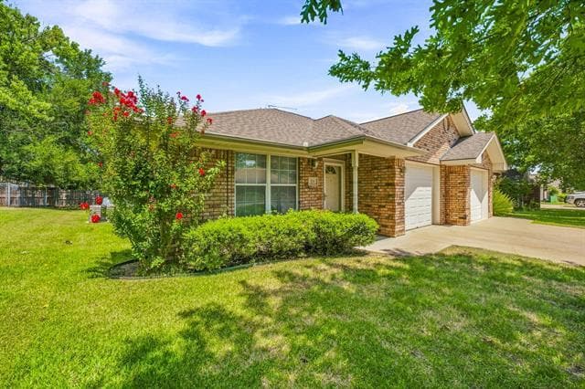 Photo - 231 Bluebonnet St