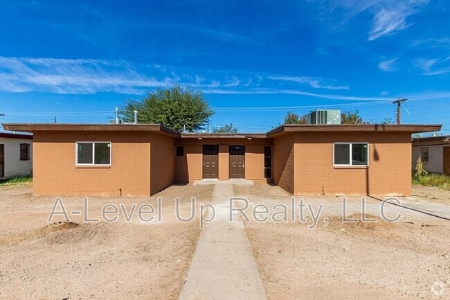 Building Photo - 3041 E Proctor Vista Rental