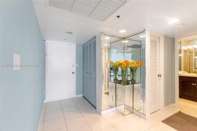 Photo - 100 Lincoln Rd Unit 1043