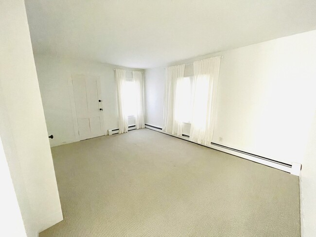 Photo - 141 West St Unit 2