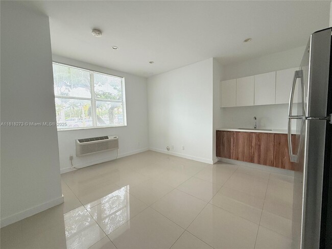 Photo - 924 Marseille Dr Unit 6