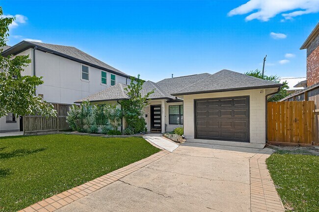 Photo - 5121 Locust St