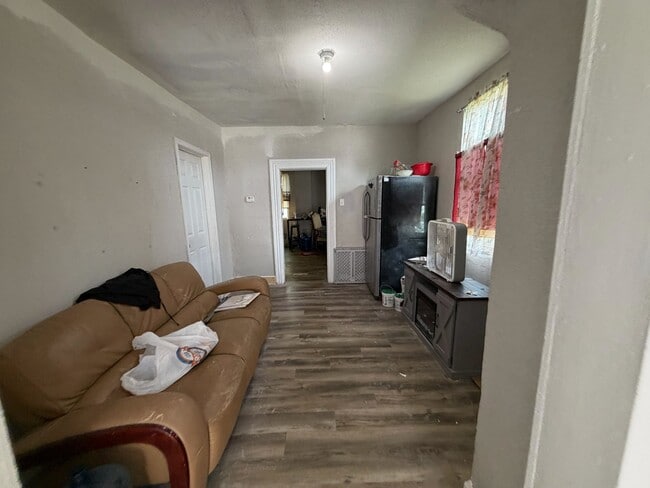 Photo - 1315 Poindexter St