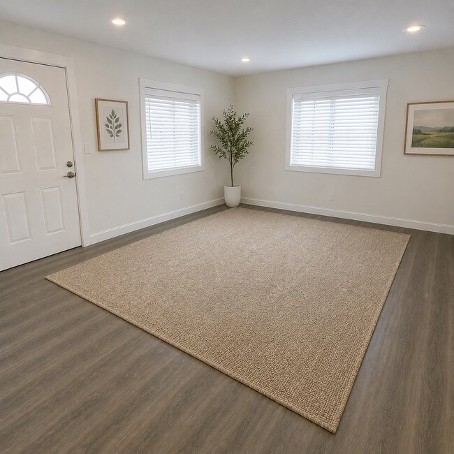 Photo - 2045 N Sanders St