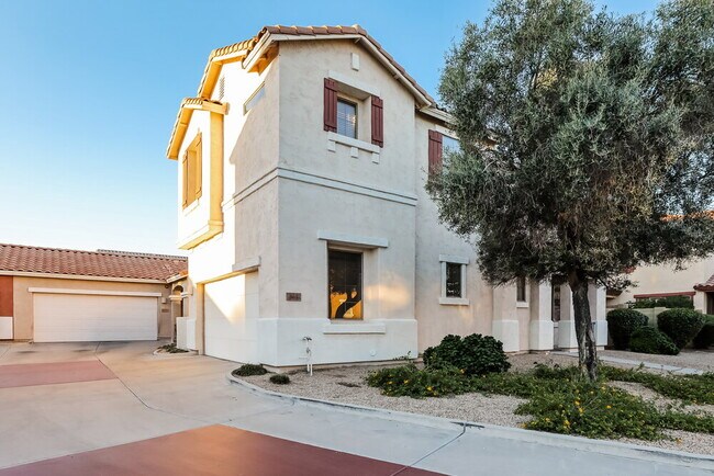 Photo - 865 E Stottler Dr