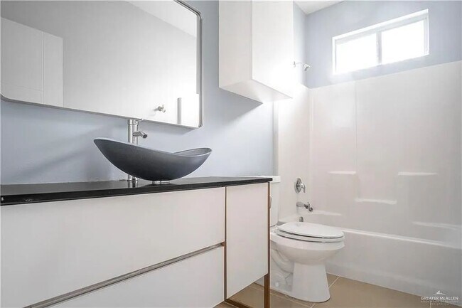 Photo - 2013 Stardust Ln Unit Apt 1