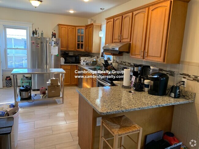 Building Photo - 14 Bay State Ave Unit #2E Rental