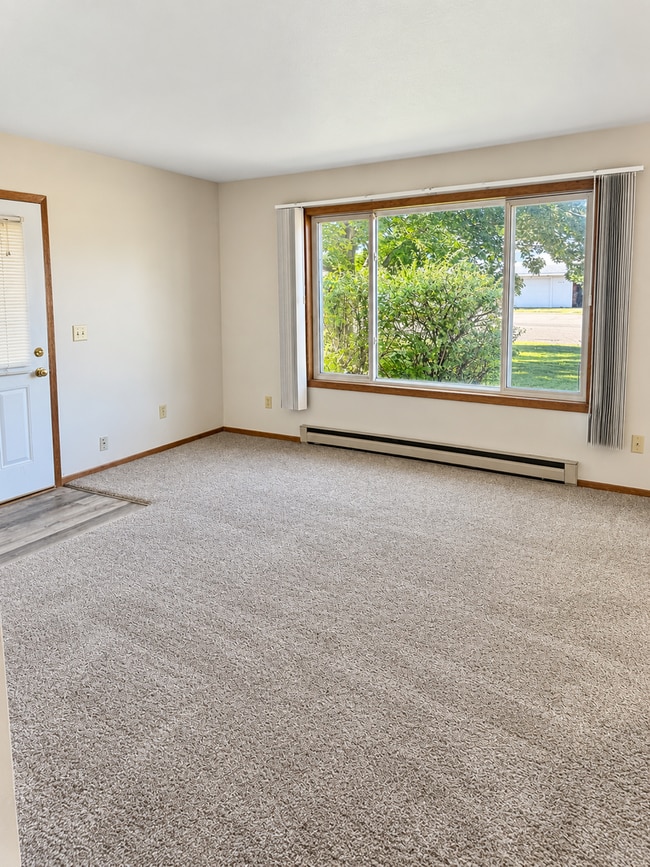 611 Dutchman Dr Unit 4