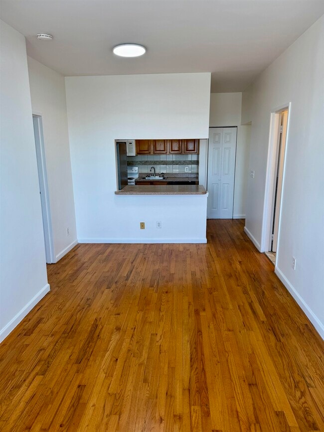 Photo - 43 Van Wagenen Ave Unit 3D