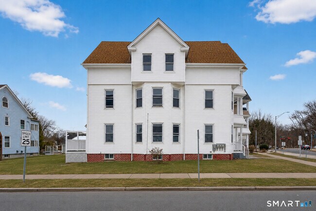 Photo - 168 Black Rock Ave Unit 3rd Floor