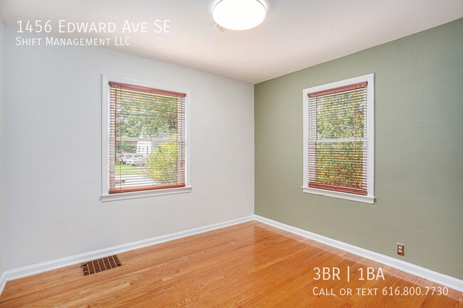 Photo - 1456 Edward Ave SE