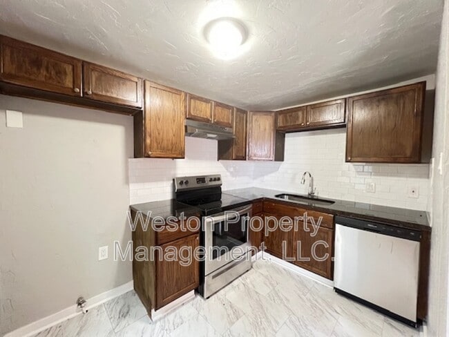 Building Photo - 322 Reed Ave Rental