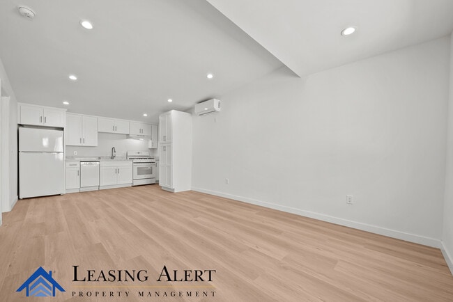 Apartamento de 1 dormitorio y 1 baño, Unidad C - 8214 Norton Ave