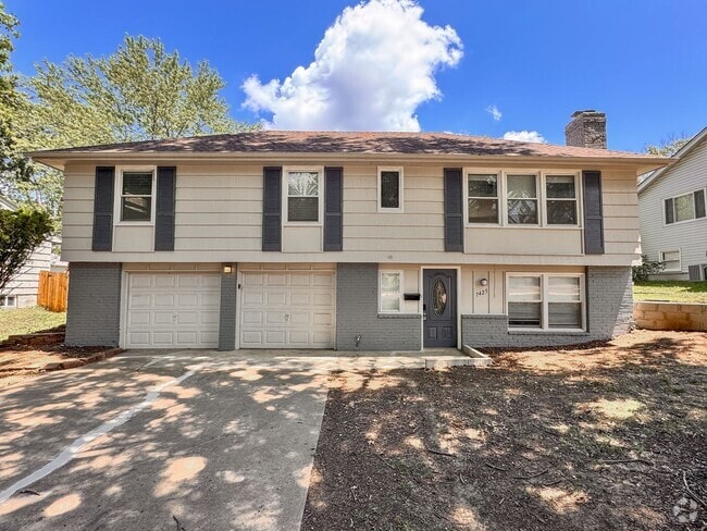 Building Photo - $1,895 - 3 Bed, 2 Bath House in Raytown, MO