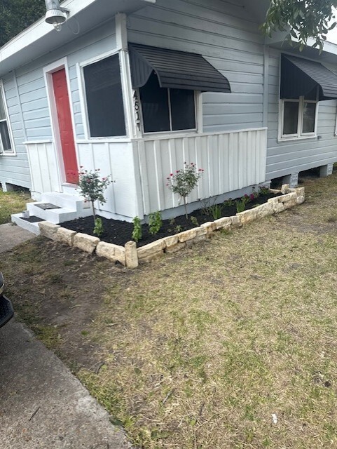 Building Photo - 4517 Hirsch Rd