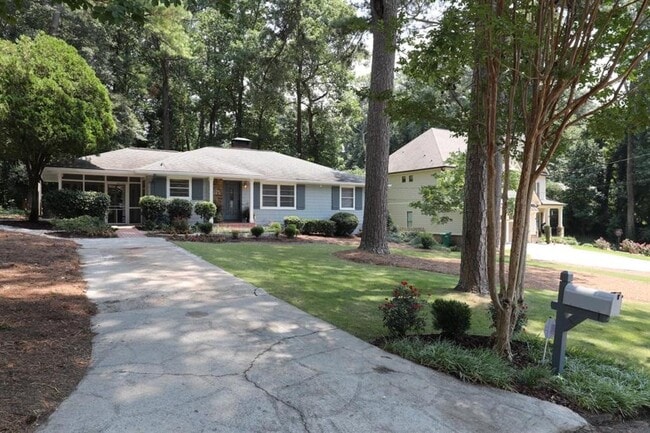 Photo - 6075 Harleston Rd NE