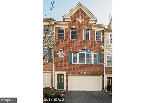 Photo - 47567 Royal Burnham Terrace Townhome