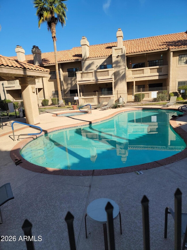 Building Photo - 930 N Mesa Dr Unit 2018