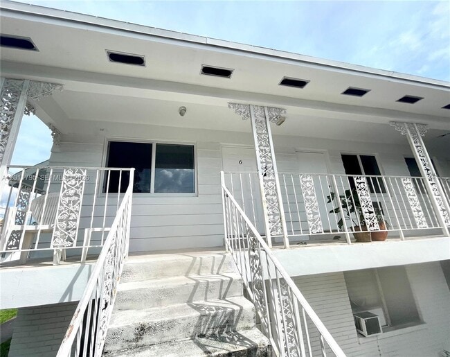 Photo - 601 S 19th Ave Unidad 7
