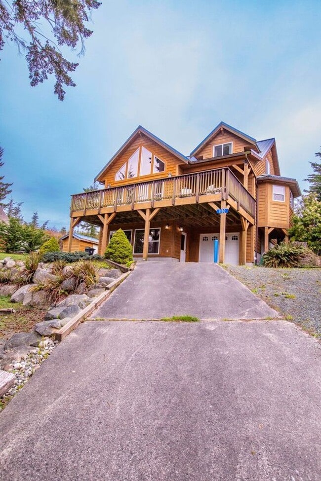 Photo - Lovely Home and Property Located on Honeym...