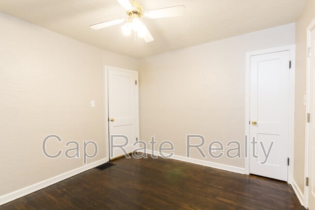 Photo - 324 S Powell Ave