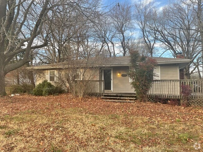 Building Photo - Available Now! Rental