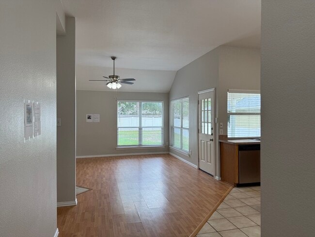 Photo - 413 Hilltop Dr