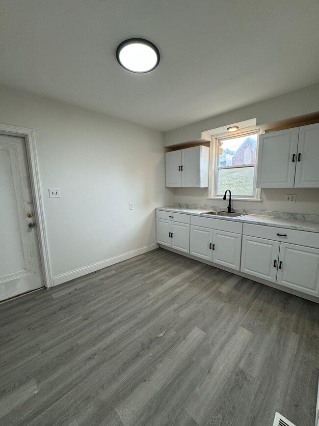 Photo - 3419 Grover St Unidad 1