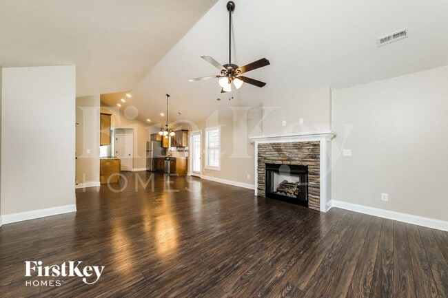 Photo - 621 Dobson St