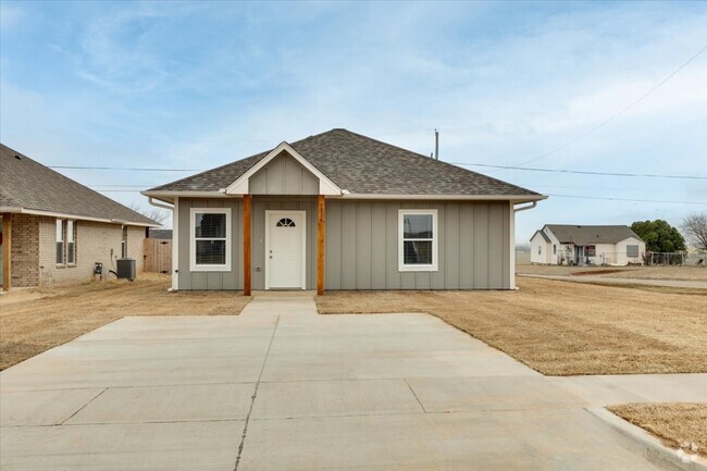 Building Photo - 1214 SW Oklahoma Ave Rental