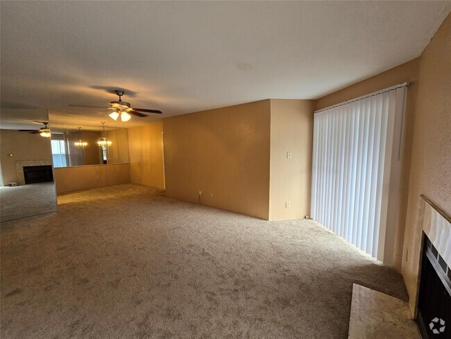 Building Photo - 9797 Leawood Blvd Unit 708 Rental