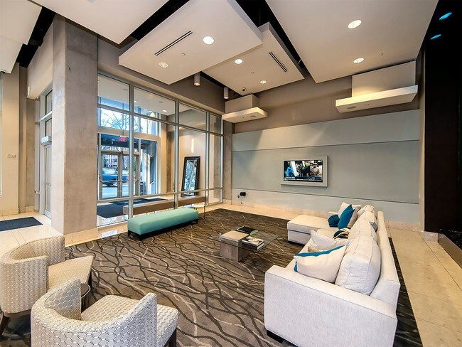Lobby - 210 N Church St Unit 1811