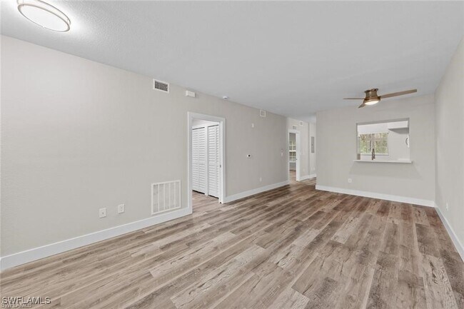 Photo - 8423 Bernwood Cove Loop Unidad 405