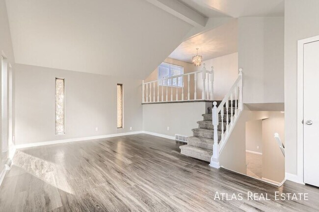 Photo - 364 S Peoria Cir