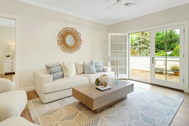 Building Photo - 340 Heights Rd Unit 319