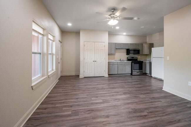 Photo - Platform Cairo