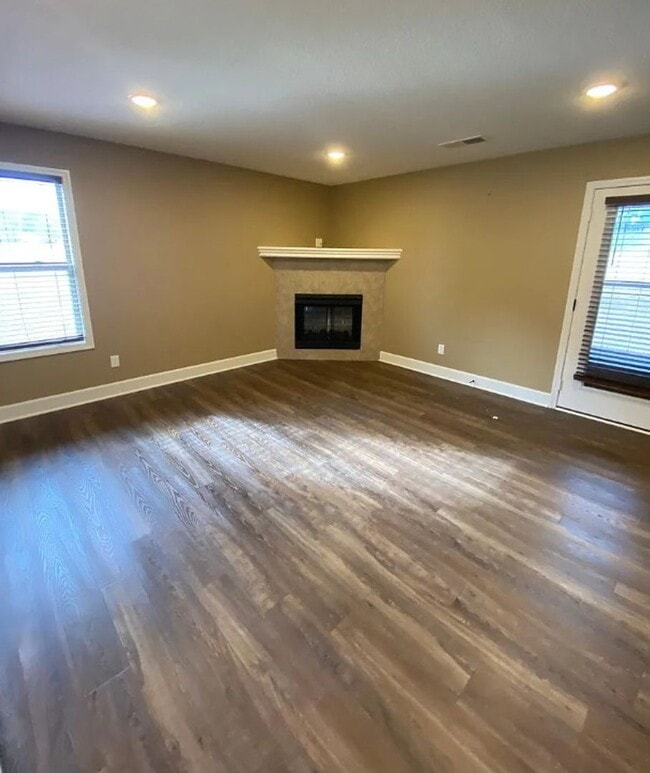 Photo - 3BR/2.5BA Home w/ Cul-De-Sac Lot in Platte City