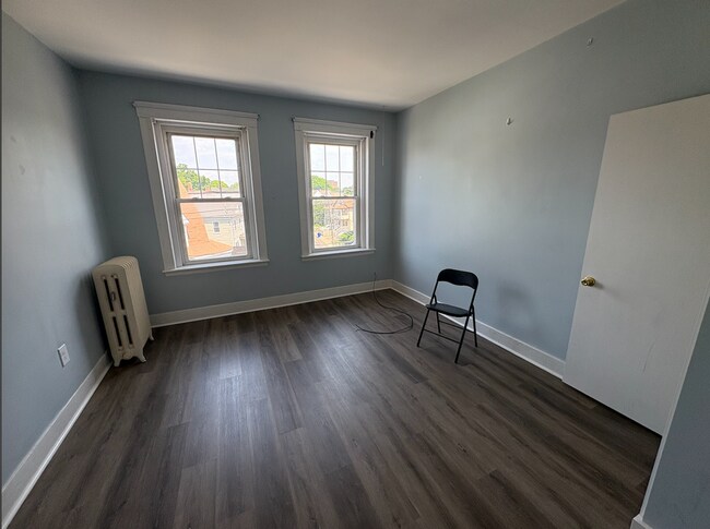 Photo - Beautiful 3 bed with in unit laundry and balcony GREAT DEAL for 9/1/26