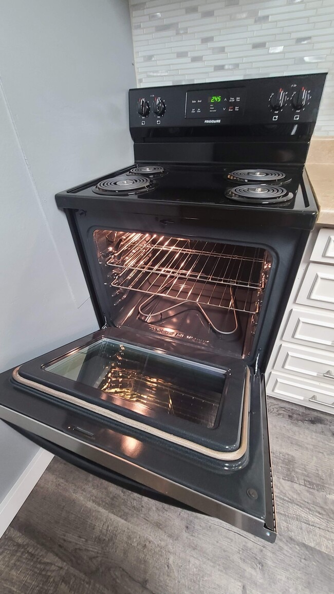 Photo - 225 Lexington Rd