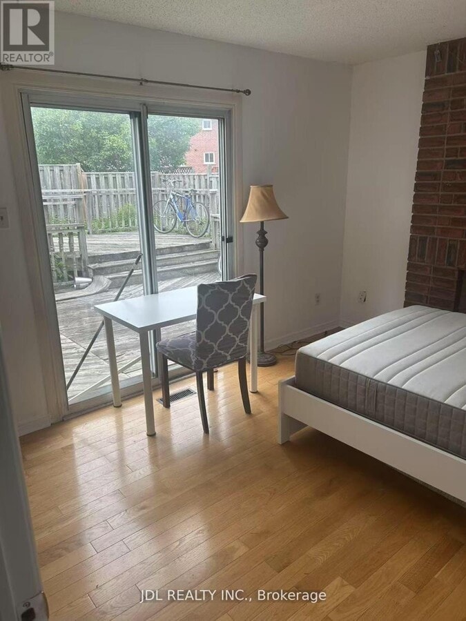 Photo - 3528 Ellesmere Rd