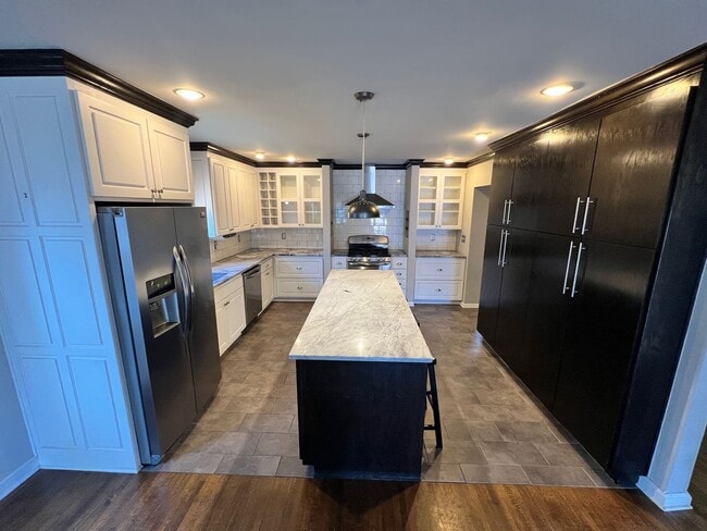 Photo - Beautifully renovated Midtown charmer