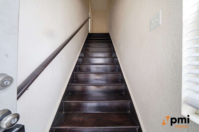 Photo - 4 BEDROOM 2 BATH RENOVATED HOME IN NORFOLK, PETS ACCEPTED