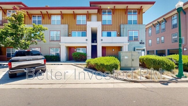 Building Photo - 950 Campoy St Unit #207