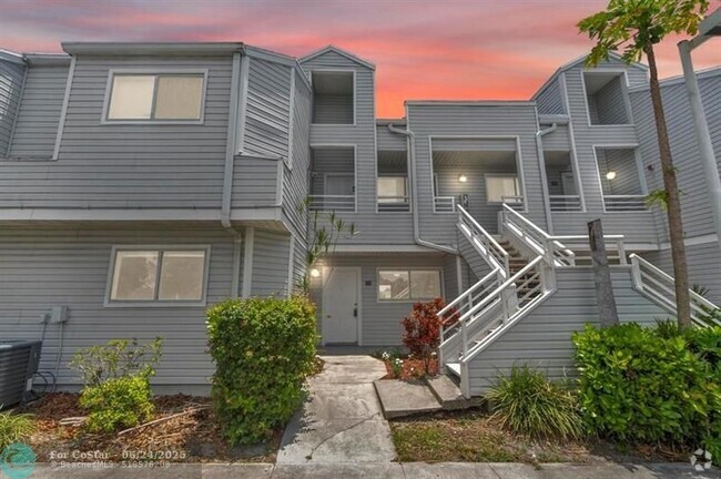 Building Photo - 3425 NW 44th St Unit 105 Rental