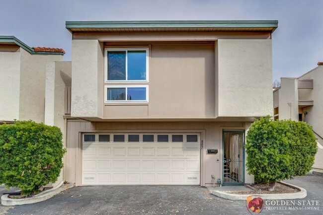 Spacious 2-Bedroom, 2-Bath Townhome in Pri... - Spacious 2-Bedroom, 2-Bath Townhome in Pri...