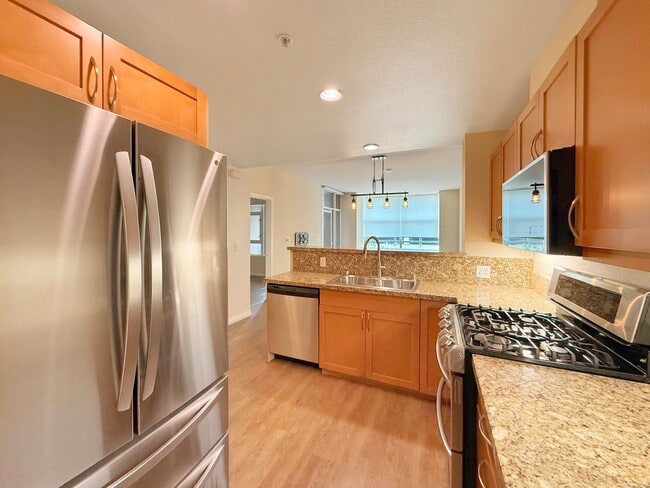 Building Photo - Newly Remodeled 2B/2BA condo w/ Reserved P... Unit 314